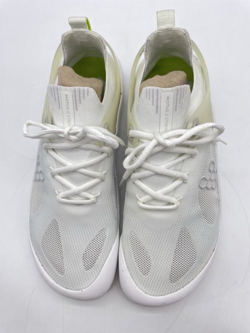 Vivobarefoot Motus Strength White Barefoot Training Gym Sneaker Shoes Size 9 - Picture 2 of 16
